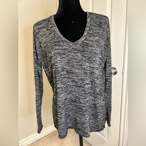 Aritzia open back sweater 🐼 - Picture 1 of 4